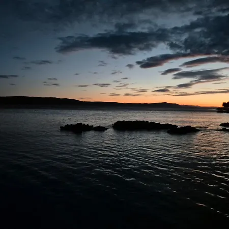 Olive Grove Beachside 80m From Air-conditioned With Family Spirit Under Biokovo Camping